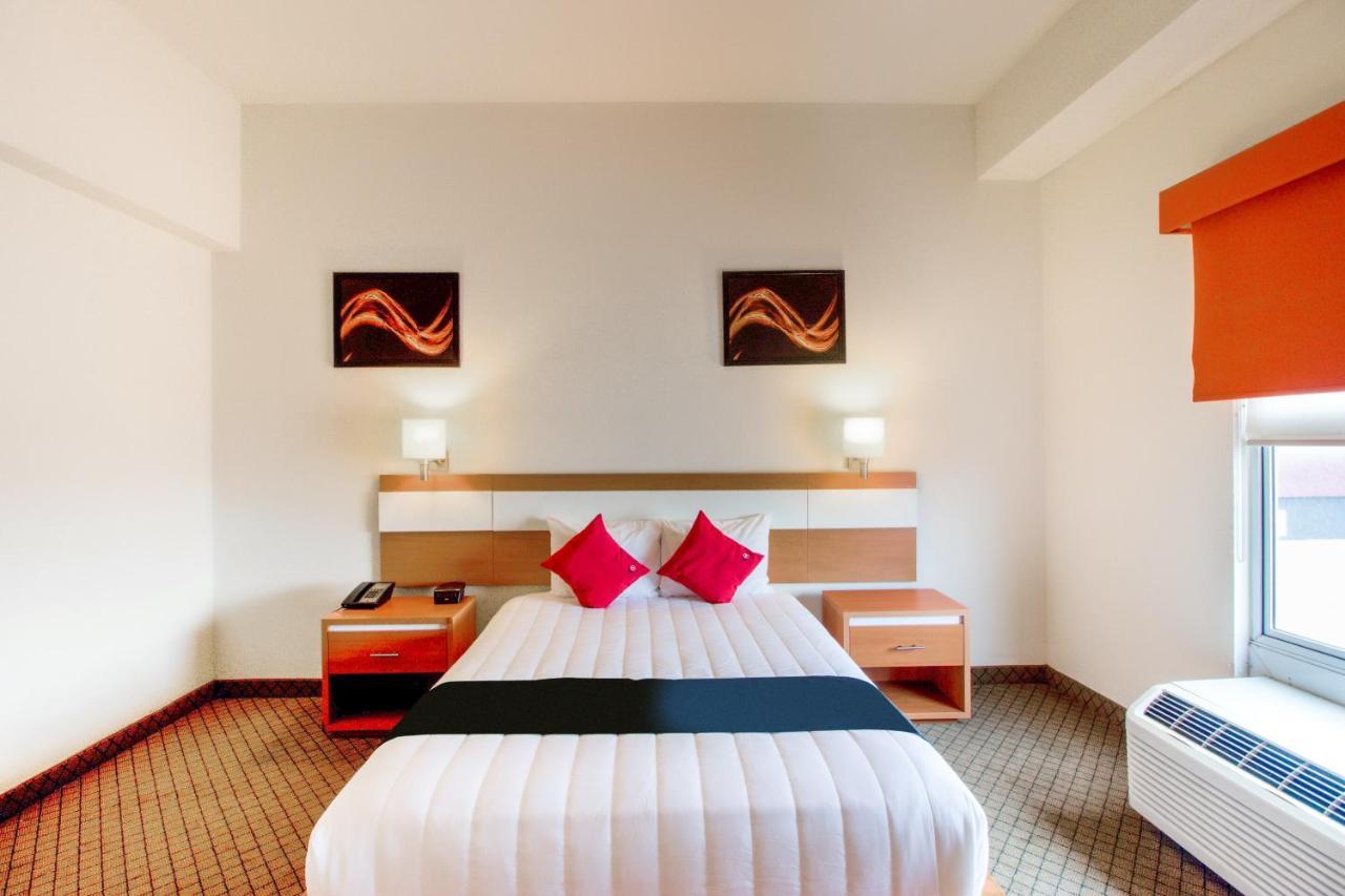 Capital O Hotel Herederos, Piedras Negras Buitenkant foto
