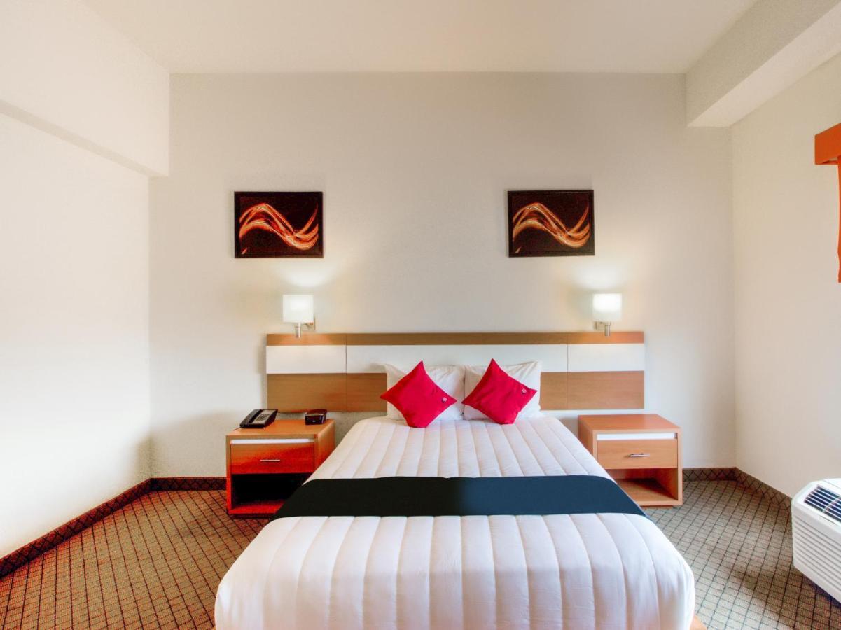 Capital O Hotel Herederos, Piedras Negras Buitenkant foto